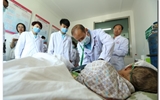 5.12护士节来临之际 急救中心义诊小分队走进社区献爱心